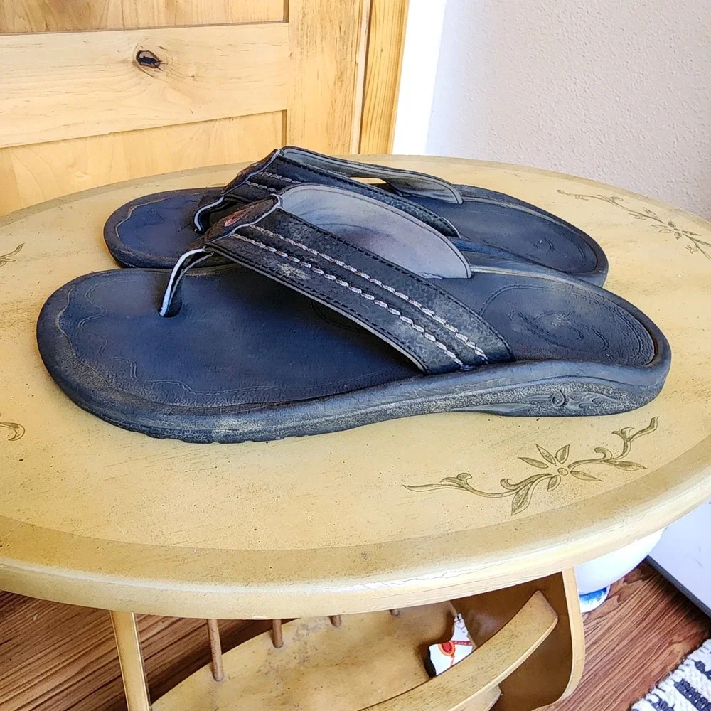 OluKai Ohana US 11 Mens Black Beach Sandals Flip Flops Comfort Casual Resort